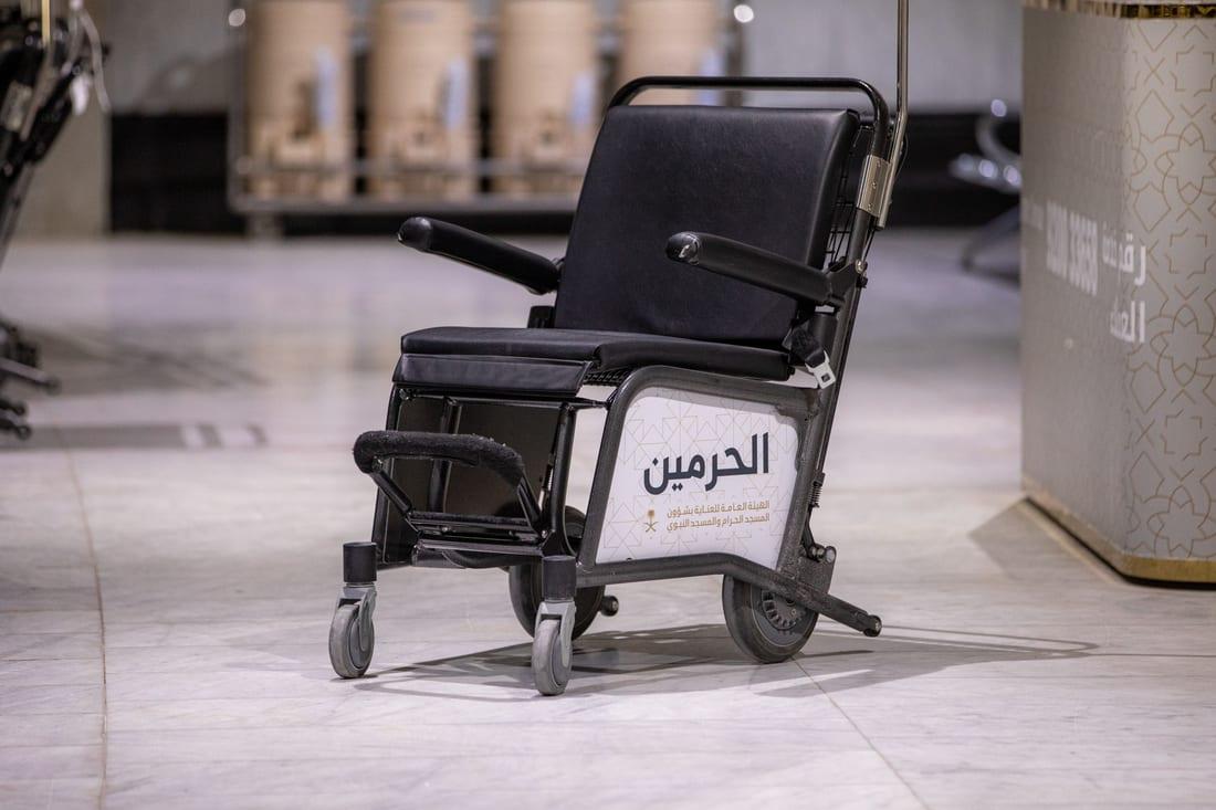 عربة يدوية (كرسي متحرك)